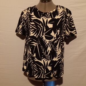 🥭West Bound Petites | PL | Black & White Foliage Pattern Top